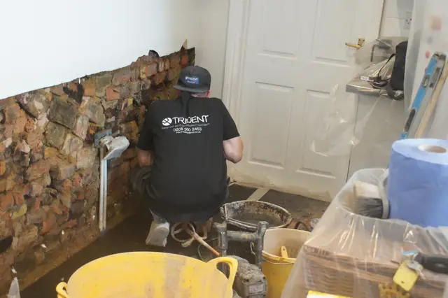 Preparing the wall for DPC injection